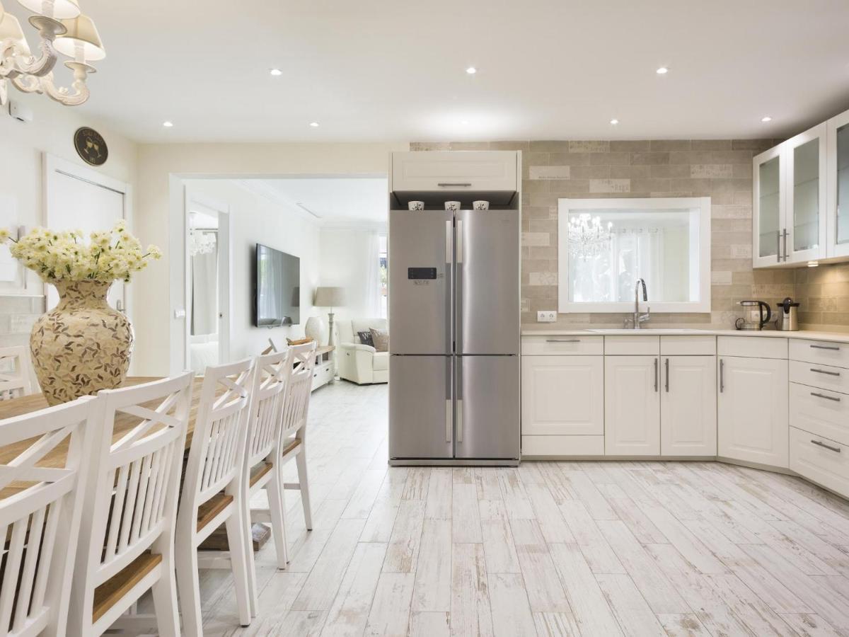 Sitges Spaces Mediterranean Apartments 5 Bedrooms, 4 Bathrooms, 75M2 Terrace, Centre Sitges- Sleeps 11 Exteriér fotografie