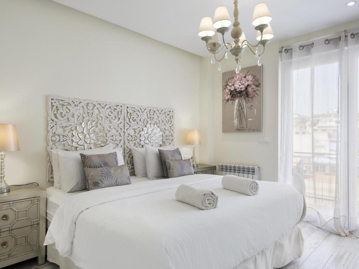 Sitges Spaces Mediterranean Apartments 5 Bedrooms, 4 Bathrooms, 75M2 Terrace, Centre Sitges- Sleeps 11 Exteriér fotografie